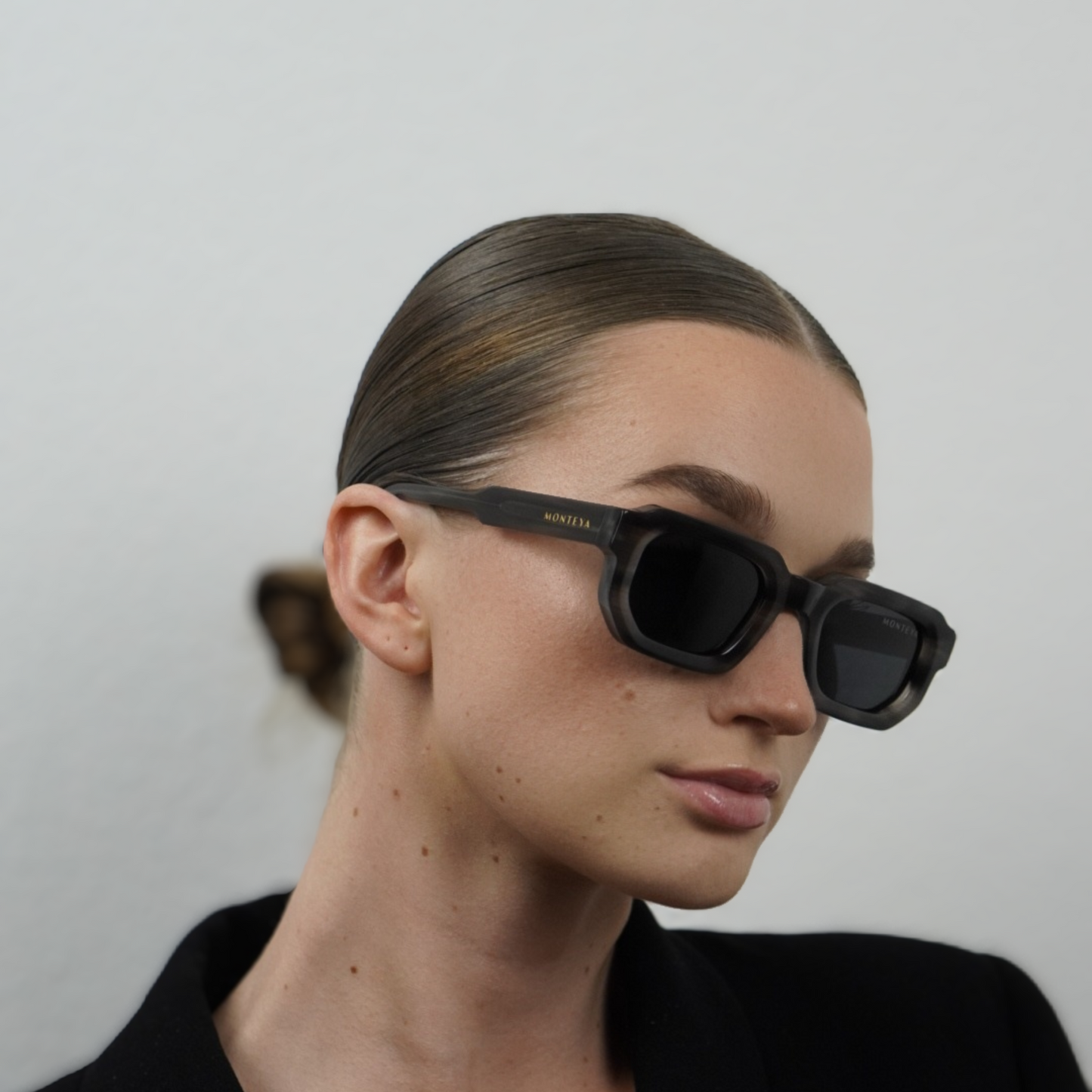 MONTEYA URBAN Charcoal women sunglasses. High-end eyewear. Acetate Frame. TAC Polarized lenses.